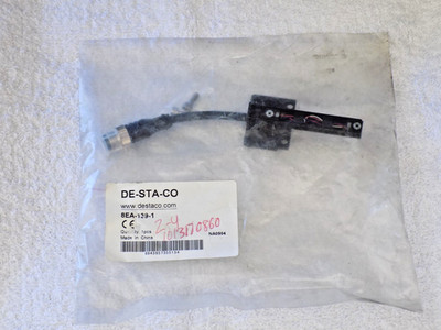 Destaco 8EA-139-1 Toggle-Lock Clamp Switch