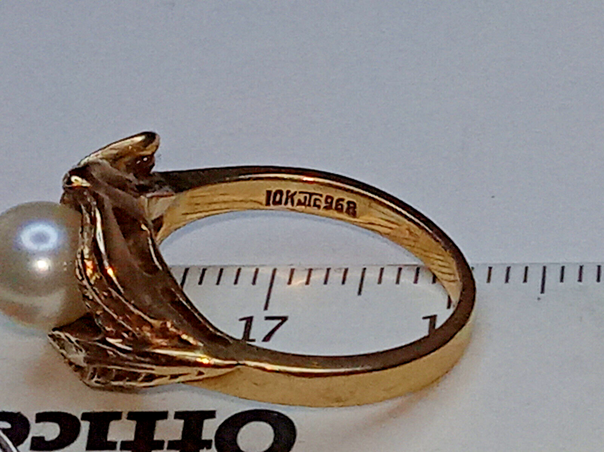 10K YELLOW GOLD & 6.5MM WHITE PEARL LEAF SET SIZE 6 RING 10K YELLOW GOLD & 6.5MM WHITE PEARL LEAF SET SIZE 6 RING