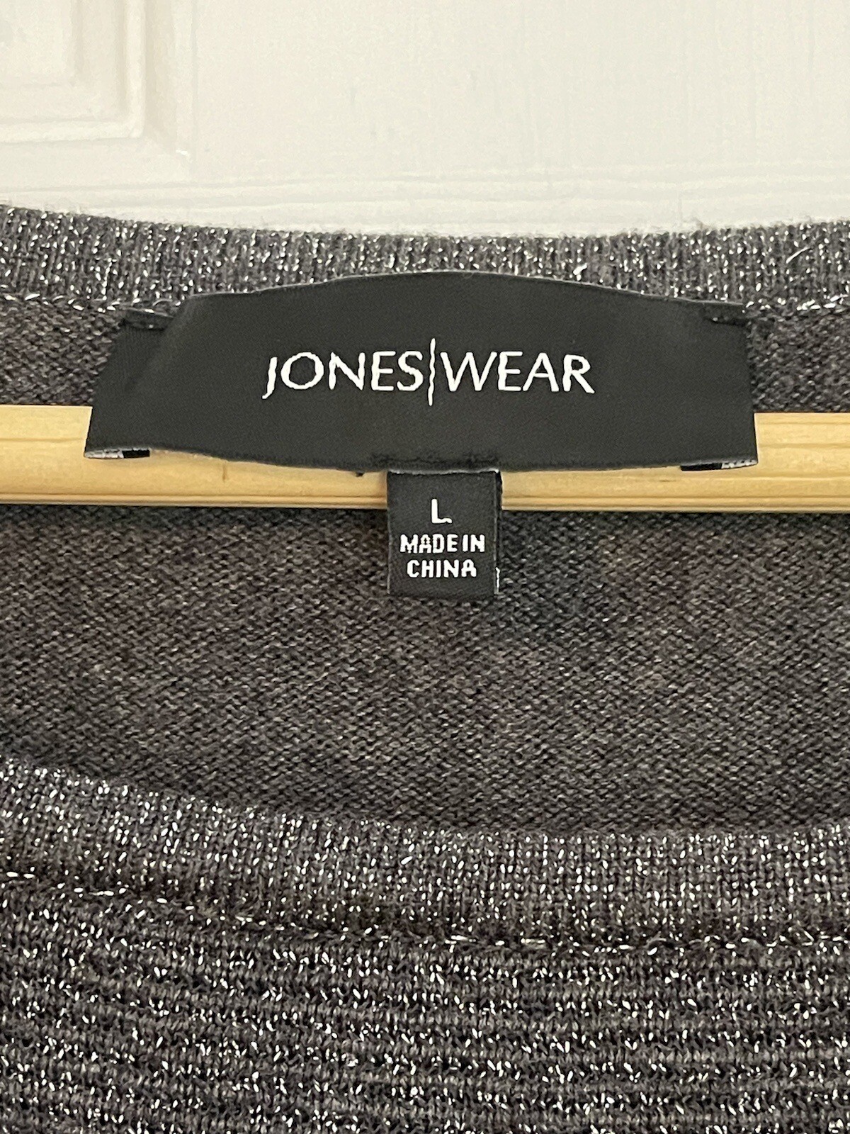 Jones Wear Womens L Silver Gray Shimmery Sleeveless Shell Evening Out Party Top