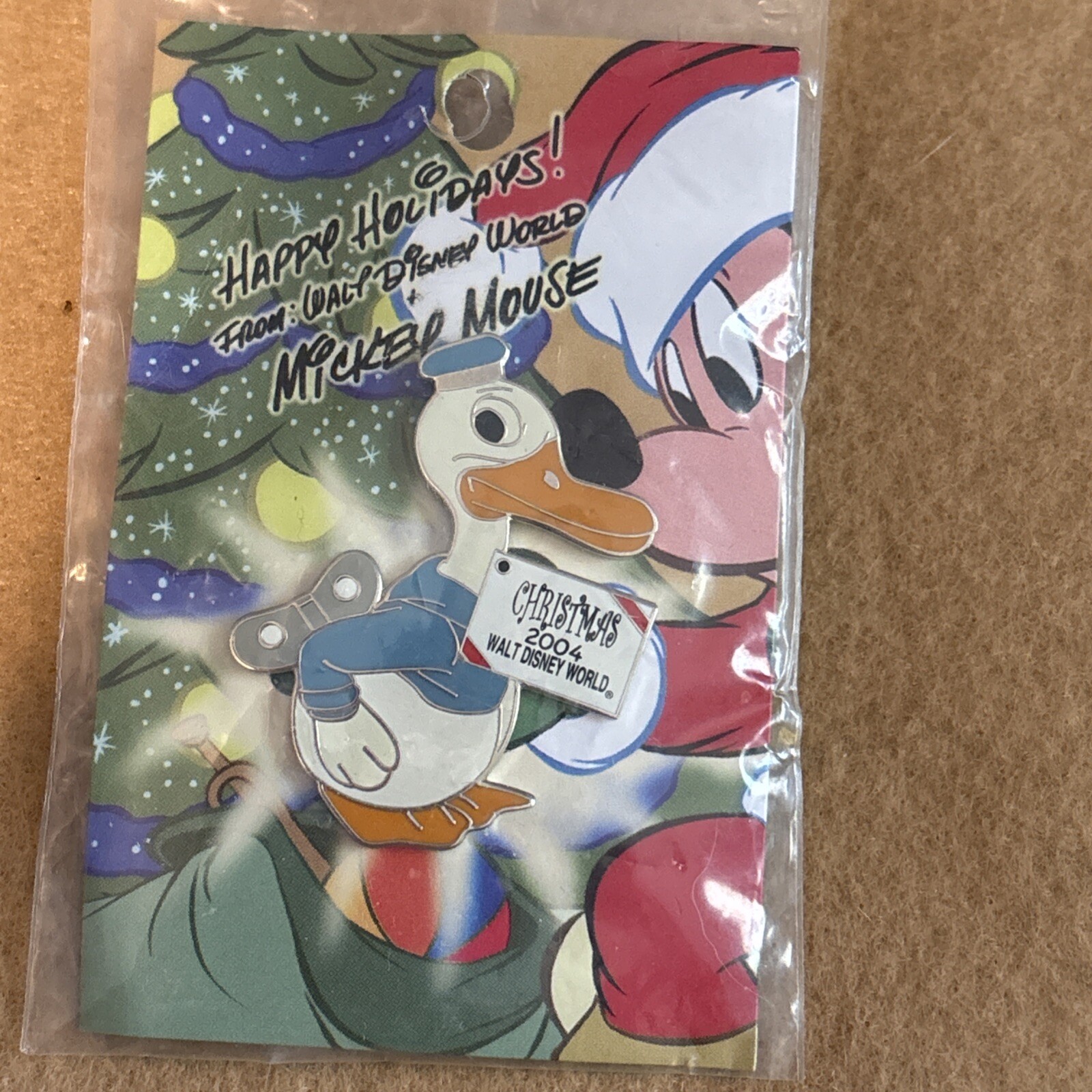 Disney 2004 Christmas Holidays Donald Toy Pin
