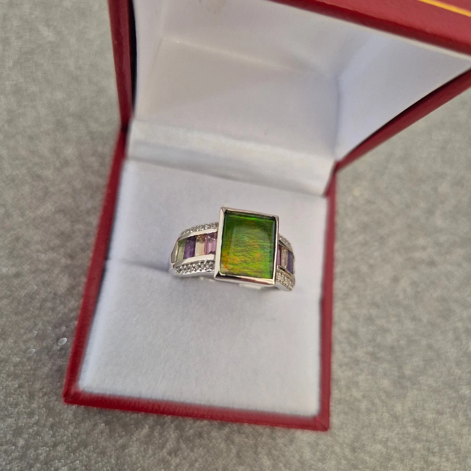 Anillo canadiense de ammolita y piedras preciosas en platino sobre plata de ley M Foto 3 de 4