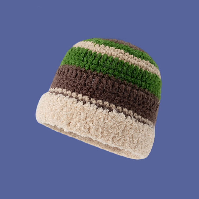 Cappello lavorato a maglia con colori emozionanti con fodera e pon pon