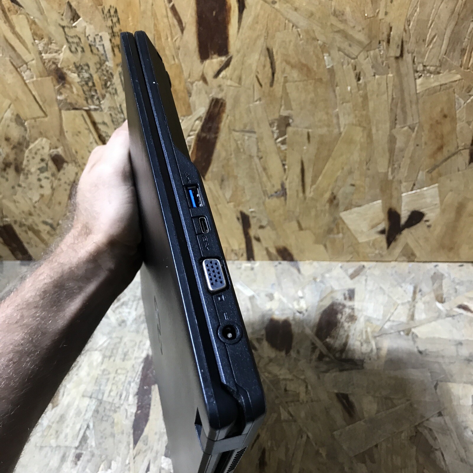 Fujitsu Lifebook E548 i3-7200u 8GB RAM 256GB SSD Win 10 2.70 GHZ H193 - Picture 9 of 10