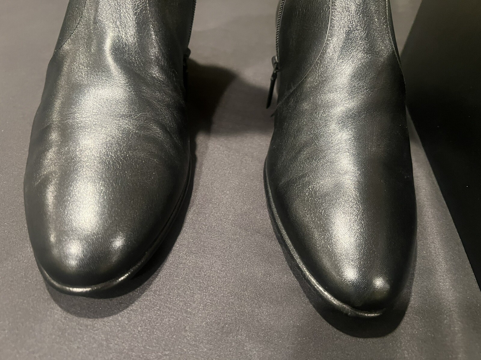 Stivali uomo Saint Laurent in morbida pelle con zip. 45 12. $1215