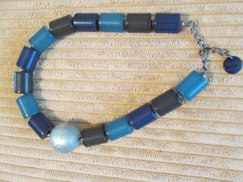 Pono by Joan Goodman blue/black chunky resin bead 18/20" necklace made in Italy - Picture 4 of 5