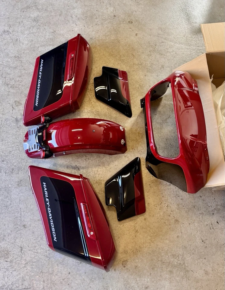 OEM 15-24 Harley Road Glide Faring Set Billar Rojo/Negro Vivo Foto 3 de 4