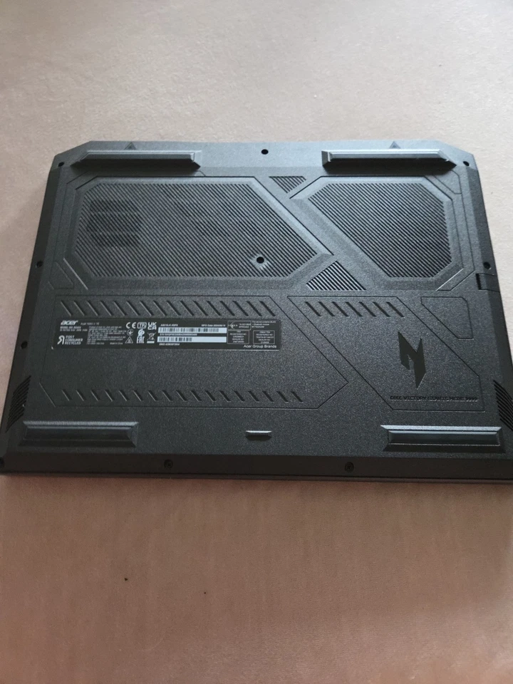 Laptop Acer Nitro V16 (ANV16-41-ROFK) 165 HZ Ryzen 7 8845HS Geforce RTX 4060 - Bild 4 von 4