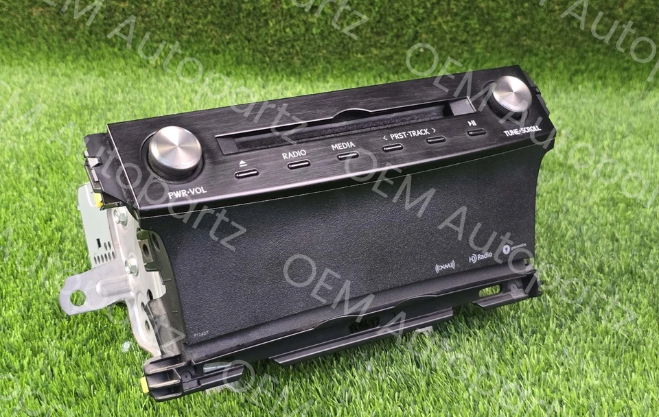 Lexus IS200T IS300 IS350 2017-2019 Gracenote HD radio XM radio unit 86140-53470 - Image 2 of 4