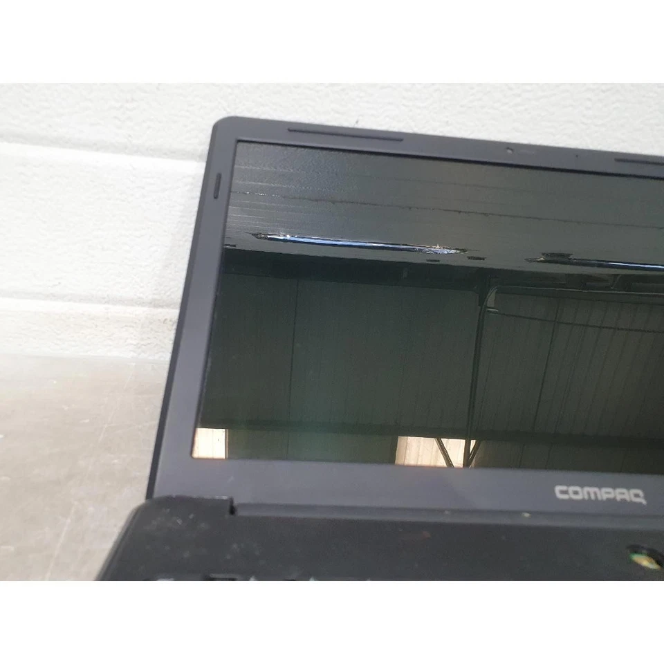 HP Compaq Presario CQ60 Notebook/Laptop Black Wi-Fi 15.6" LCD Screen - For Parts - Image 3 of 4
