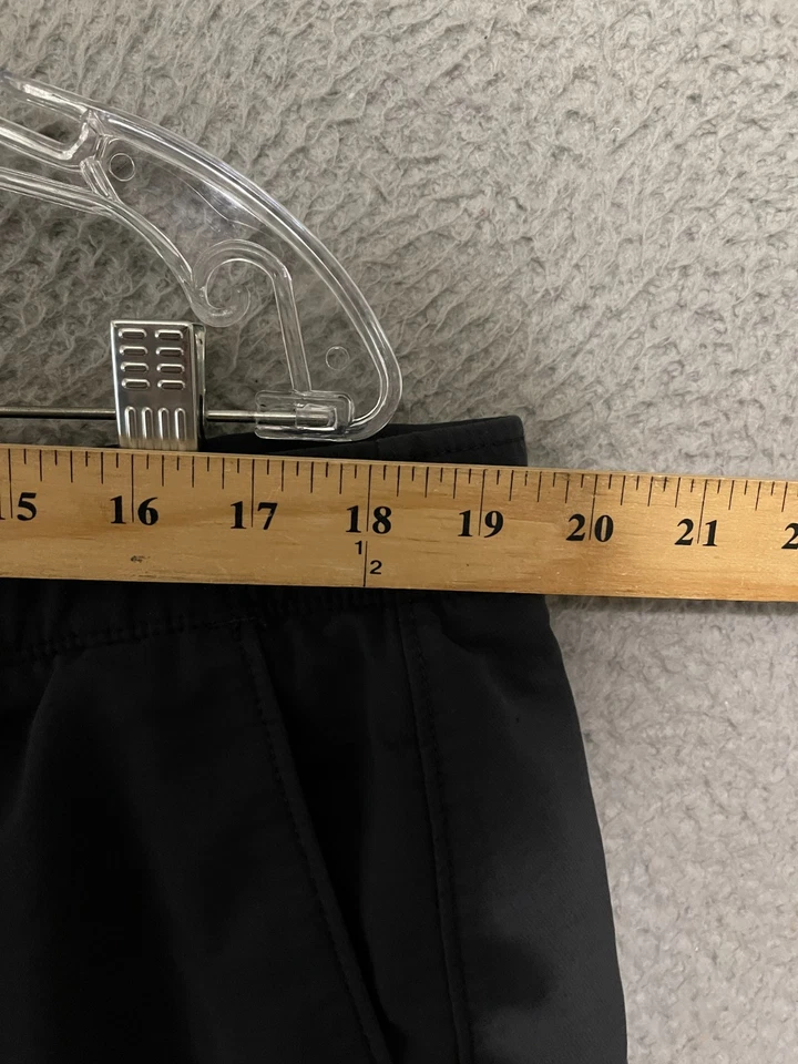 Under Armour Mens Golf Shorts Size 40 Pockets Black Chino Stretch Adult - Image 3 of 4