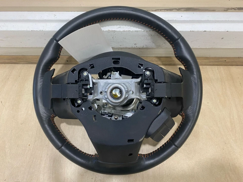 Subaru XV GTE 2019 2.0L AWD auto steering wheel leather gs13116440 - image 3 of 4