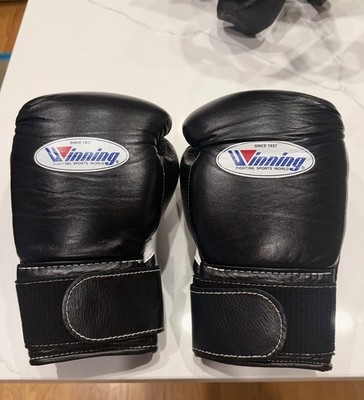 Winning Boxing Gloves MS-300B Professional Tape Type 10oz Black