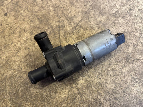 Zusatzwasserpumpe Wasserpumpe VW Passat 3C CC BOSCH 0392020034