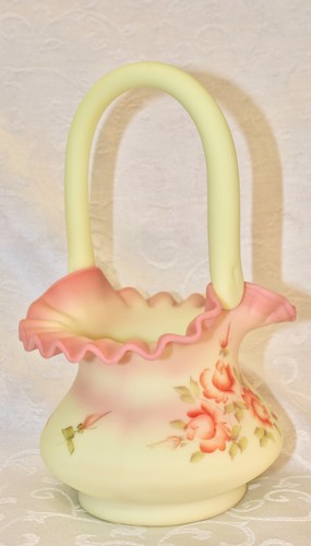 Fenton, cesta, vidrio birmano, ""rosas sobre birmano", decorado a mano. - Imagen 4 de 11