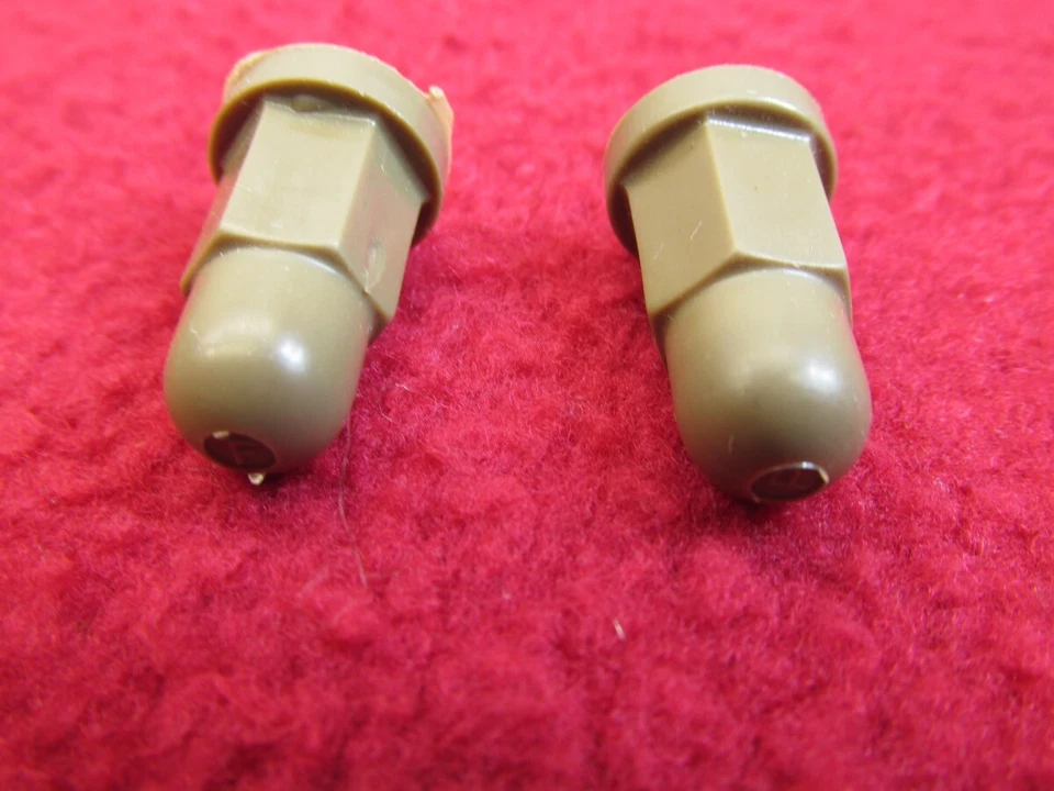 NOS 1967 67 PONTIAC GTO LEMANS REAR QUARTER SIDE LOWER CLIP X2 FRONT CENTER REAR - Image 4 of 4