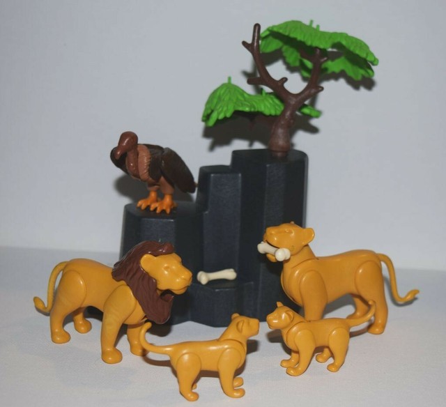 playmobil lion family