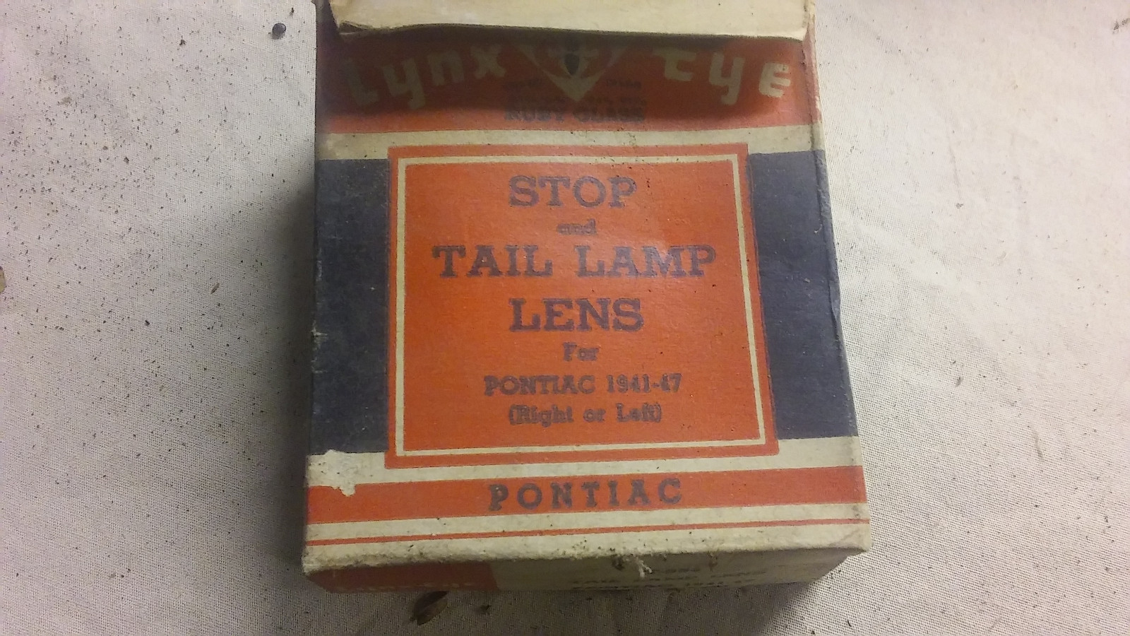 Lynx Eye 1941-47 Pontiac Stop Tail Light NOS