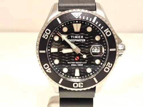 NEW BOXED  SPORT DIVER 200m STAINLESS STEEL MEN'S QUARTZ WATCH "TIMEX" DEEPWATER