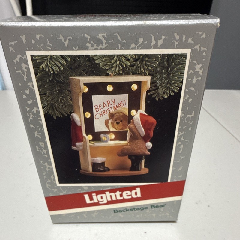 Hallmark Keepsake Backstage Bear Magic Lighted Christmas Ornament 1989 QLX7215U