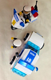 LEGO City Police 7744 Patrol Car & Motorcycle w/ 2 Officers + Manual