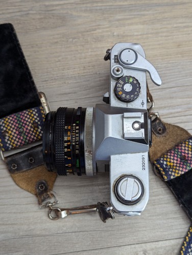 Canon TX 35mm Film SLR Camera w/ Shutter Release Cable Manual & FD 50mm Lens - Picture 8 of 23