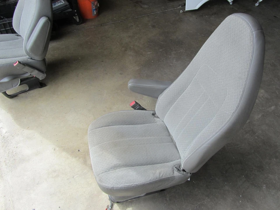 15-24 GMC SAVANA 2500 VAN Front Left Driver Seat Bucket Gray Cloth AS5 - Image 3 of 4