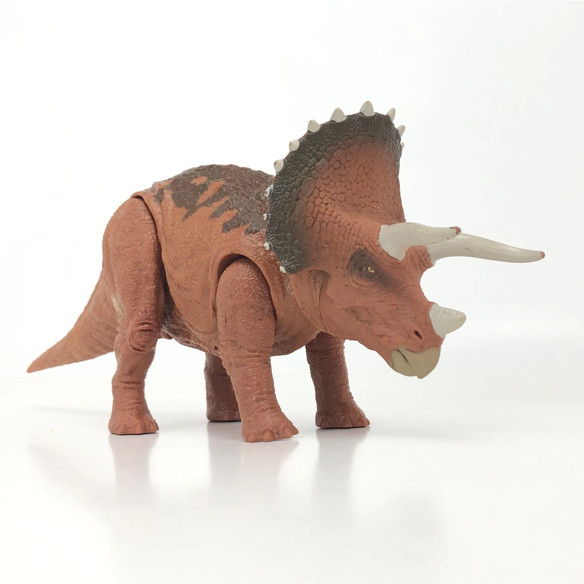 Jurassic world fallen hotsell kingdom triceratops toy