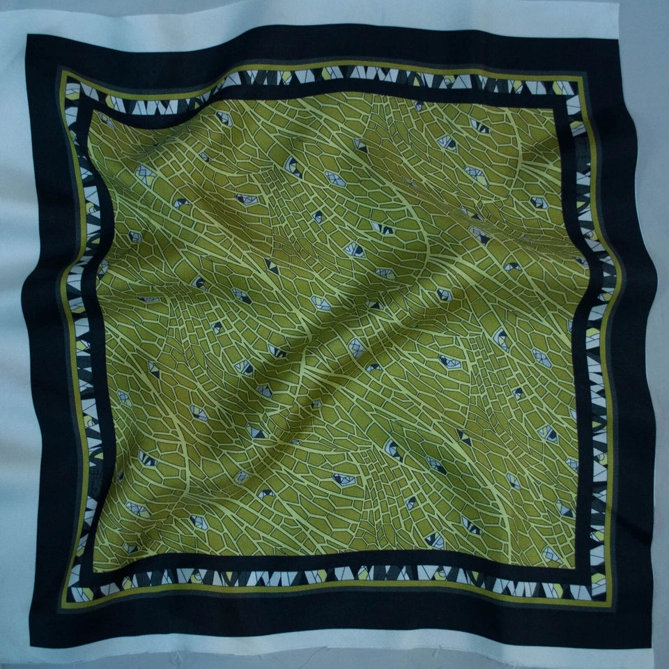 Emilio Pucci Auténtico Tejido de Sarga de Seda Pura Abstracto Hecho en Italia 32x32 cm. Foto 3 de 4