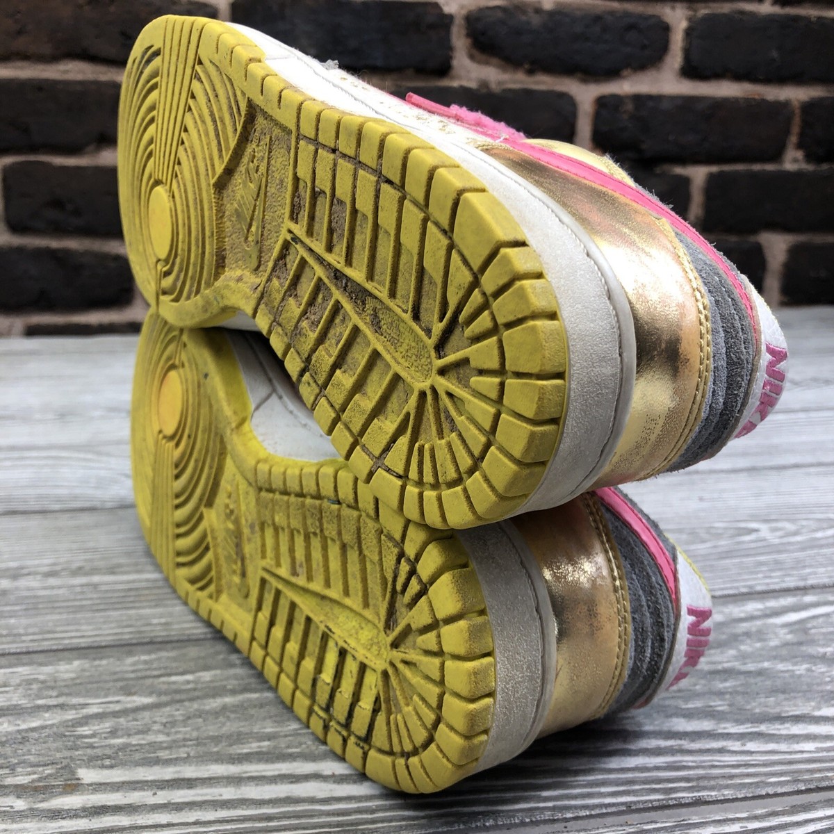 nike dunk low disrupt metallic gold