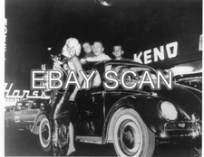 JAYNE MANSFIELD WITH VOLKSWAGON AND DOG IN VEGAS CANDID  8X10 PHOTO 278