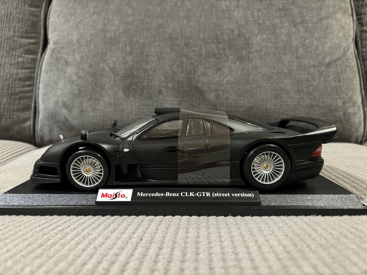 1/18 Maisto Mercedes-Benz CLK-GTR Matt Black Street version 1/18 Maisto Mercedes-Benz CLK-GTR Matt Black Street version