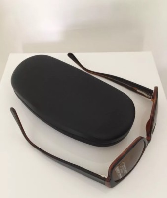 ?Vintage Georgio Armani Stylish Sunglasses with Black Case? 0EA5986D_1BB3_430C_BB66_81EB47  main image 4