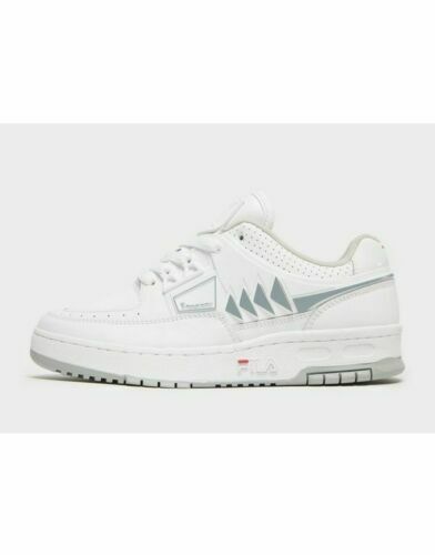 white fila junior trainers