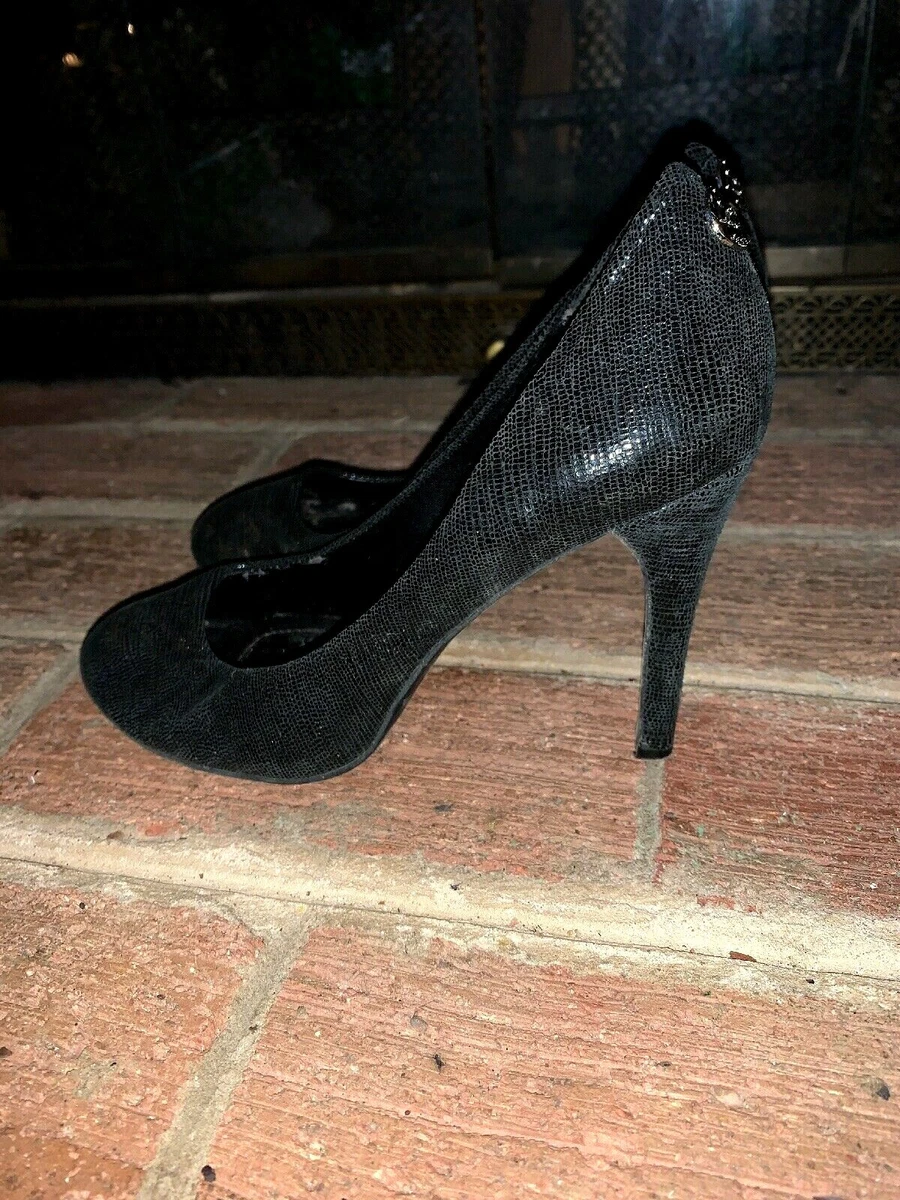 Basic black pumps store