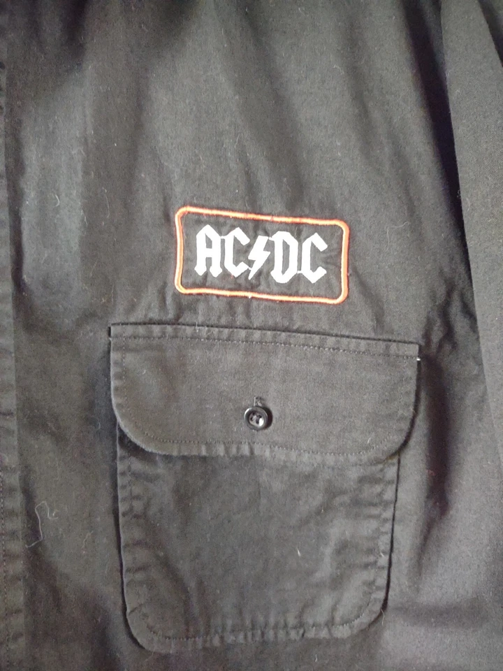 Camisa AC/DC 2008 abotonada trabajo/casual manga corta talla mediana (38-40) Foto 2 de 4