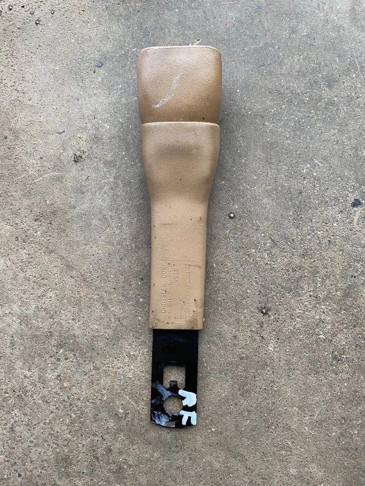 98-00 1998 DODGE DAKOTA RIGHT PASSENGER FRONT SEAT BELT BUCKLE TAN EXTENDED CAB - Image 2 of 3