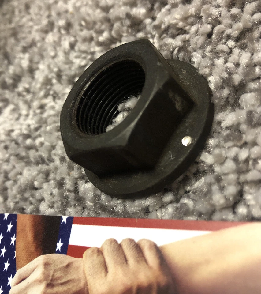 Volvo C30 C70 S40 S60 S70 V50 V70 XC70 XC90 V70R V60 XC60 850 Engine Crank Nut - Image 2 of 4