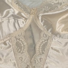 Playtex Vintage Corset Bra Size 42B Silkie Lace Pinup Longline Crop Top