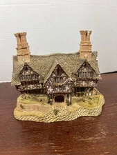 David Winter Cottages "Queen Elizabeth Slept Here" Handcrafted 1987 Collectible