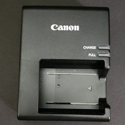 Canon LC-E10 Li-Ion Battery Charger w/ LED for EOS Rebel T3/T5/T6