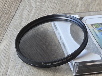 Pixonyx Graduated Grey 72mm