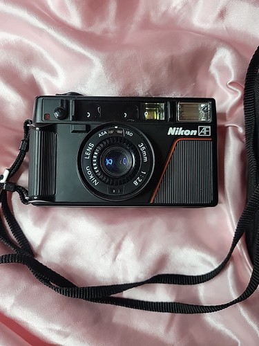 Nikon L35 AF Pikaichi ISO 400 – Compact Argentique 35mm (Noir, Flash Intégré)