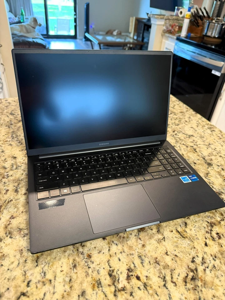 Samsung Galaxy Book Odyssey 15.6" 1TB SSD, i7 11th Gen, 32 GB RAM, NVIDIA RTX - Image 4 of 4