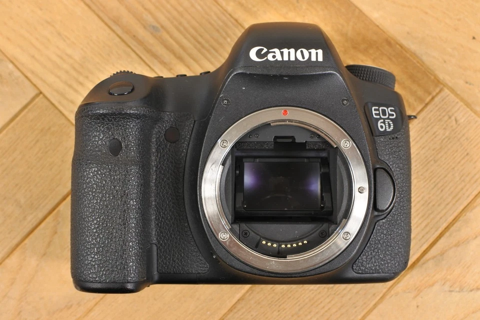 Appareil photo reflex numérique 20,2 mégapixels Canon EOS 6D + 2 batteries... - Photo 2/4