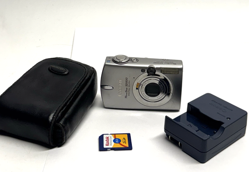 Canon PowerShot ELPH SD500 7.1 MP Digital Camera Silver- Made in Japan