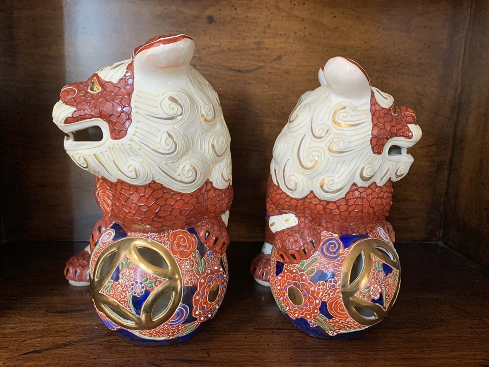 Estatuillas antiguas de cerámica china hechas a mano de perros foo león detalles dorados Kutani Foto 2 de 4