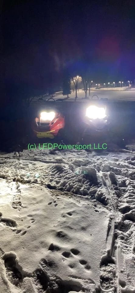 2005 Polaris Fusion 900 kit de faróis de LED plug & play VENDIDO PELA SNOWMOBILER - Imagem 2 de 4