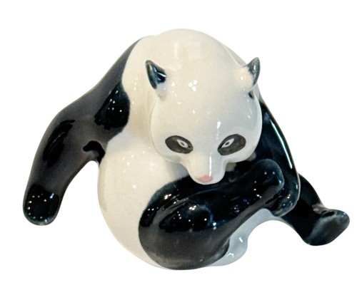 Lot Of 4 Vintage Assorted Black White Collectible Panda Bears Figurines Shaker - Picture 6 of 8