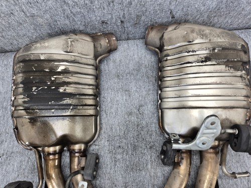 ✔ JUEGO DE PUNTA DE TUBO SILENCIADOR ESCAPE TRASERO MERCEDES W218 W212 E63 CLS63 AMG OEM - Imagen 9 de 12