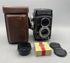 Rolleicord V TLR Camera Xenar f3.5 + Case, Lens Hood, Cap, Yellow Filter, Button
